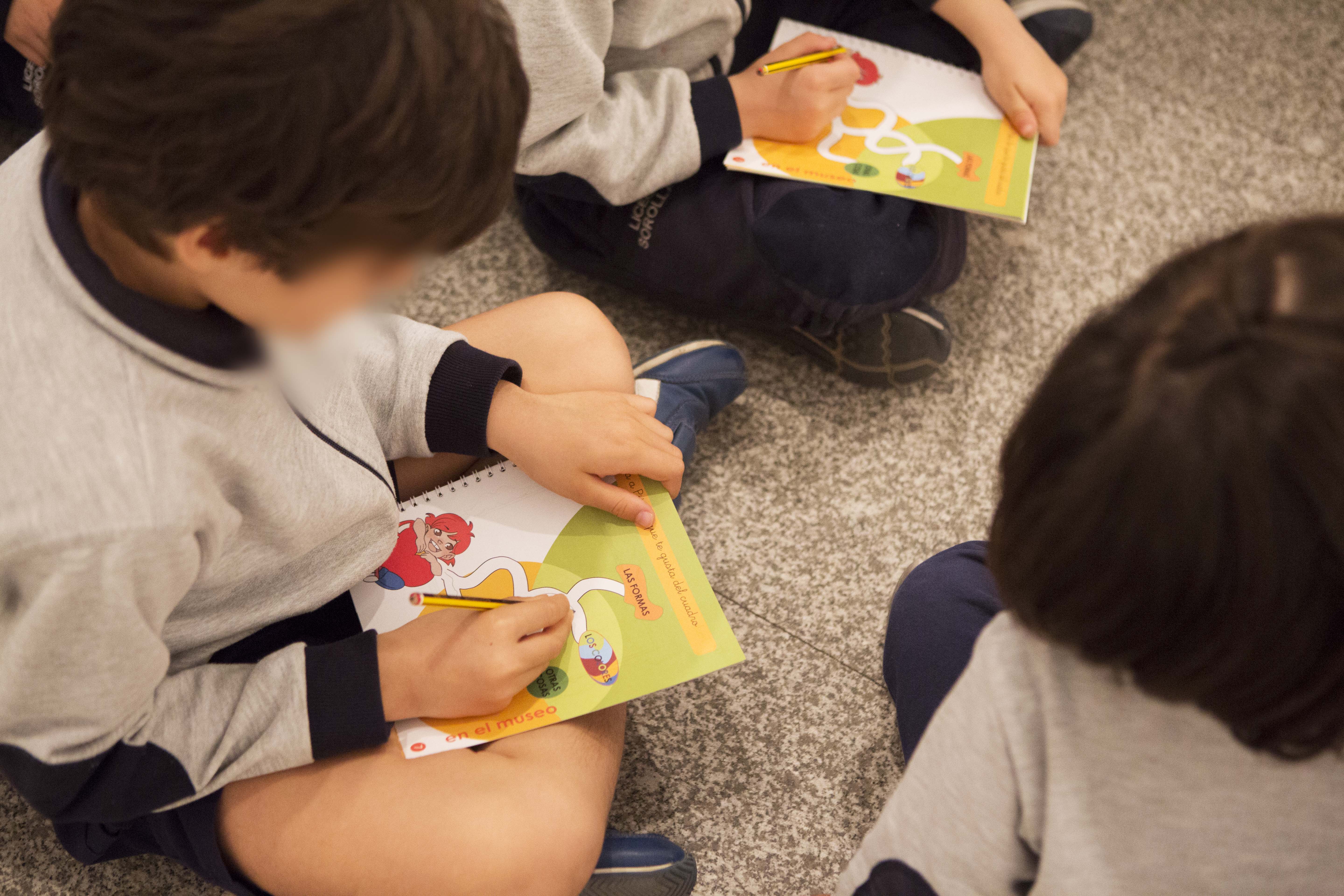 Dibujos realizados por los alumnos de infantil tras la visita al museo Reina Sofía